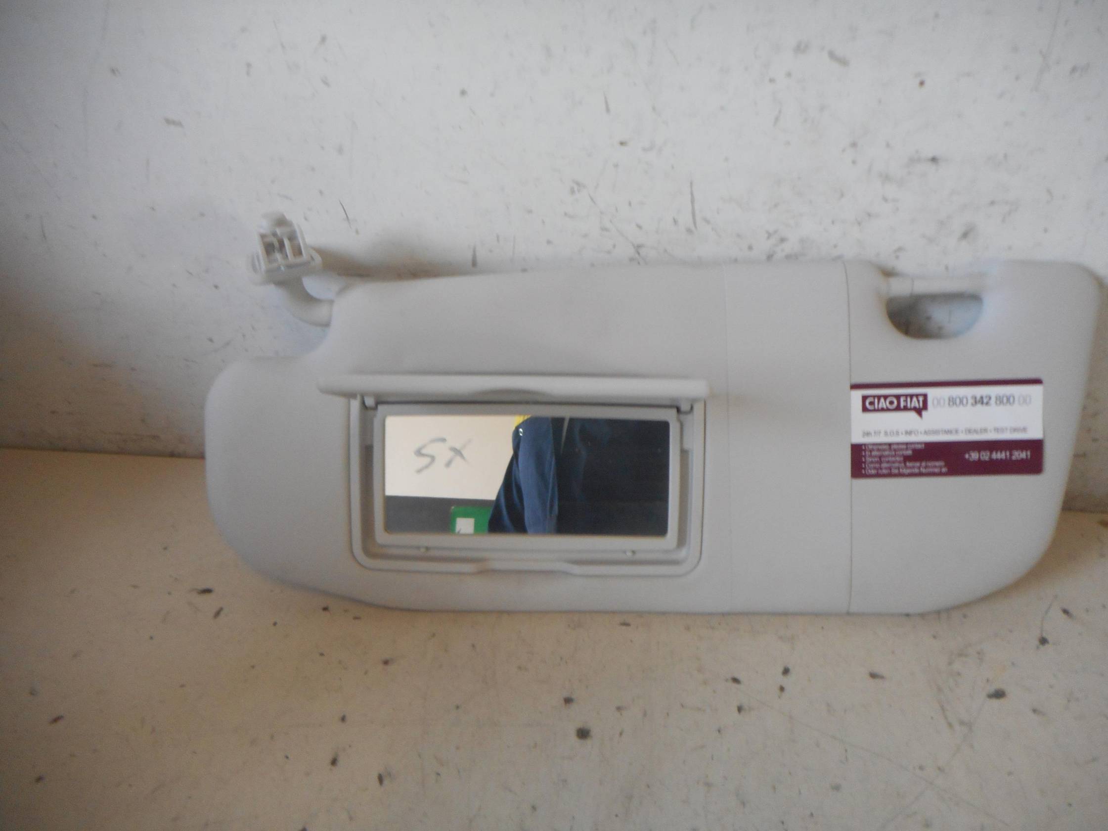 Aletta parasole parabrezza sx.